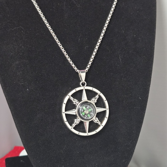 Vintage Nautical Compass Medallion Necklace Rotatable Stainless Steel 24" Box - Picture 6 of 7